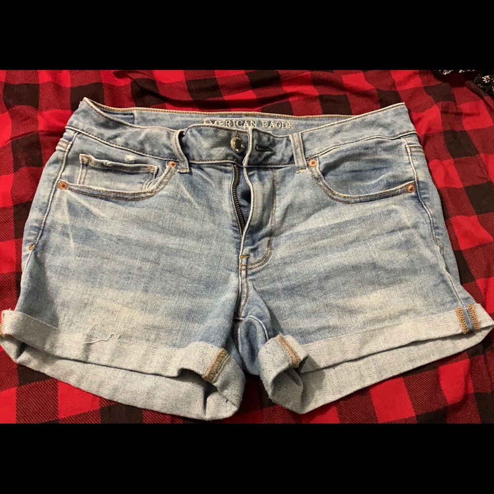 American Eagle shorts!